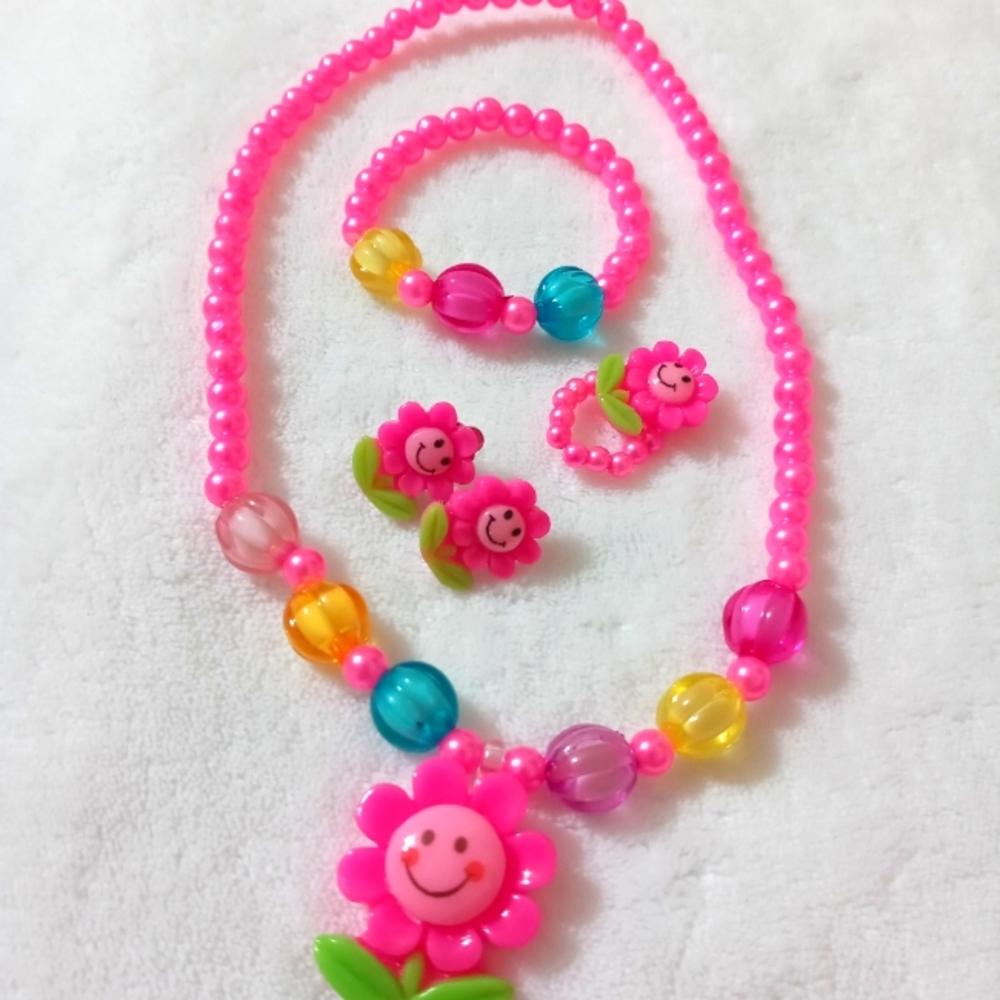 Little girl's jewelry set